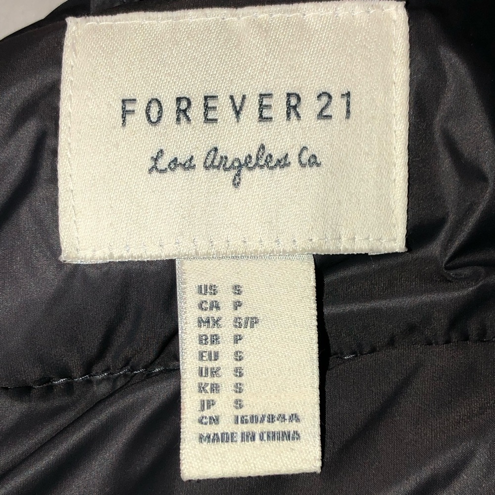 Forever 21 Hooded Puffer Jacket, Black, NWOT, pet/smoke free home - Picture 5 of 12